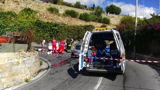 Sanremo: incidente in via Val d'Olivi, è morta la 76enne rimasta incastrata tra le lamiere dell'auto (Foto e Video)