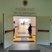 L'ufficio anagrafe del Palafiori in corso Garibaldi