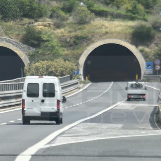 Sanremo: ecco l'installazione del nuovo e tanto discusso autovelox fisso sull'Aurelia Bis in Valle Armea