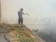 Rezzo: incendio nei boschi vicino al paese, sul posto stanno intervenendo i Vigili del Fuoco