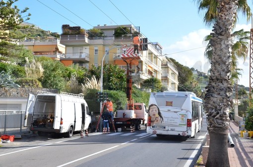 Sanremo: un nostro lettore interviene sul semaforo 'intelligente' da poco installato ai 'Tre Ponti'