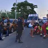 Bussana: motociclista perde il controllo del mezzo su un dosso, trasportato in pronto soccorso (Foto)