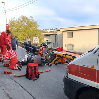 Sanremo: scontro frontale tra due scooter in via Duca degli Abruzzi, feriti non gravi portati in ospedale (Foto)