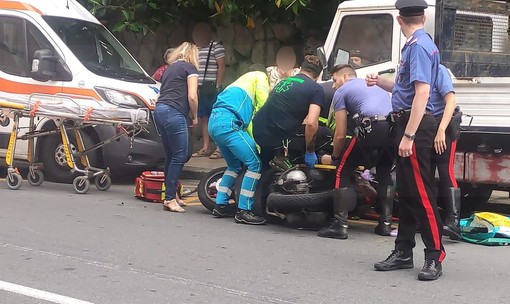 Sanremo: ryder cade con lo scooter in corso Matuzia, 51enne trasportata in ospedale (Foto)