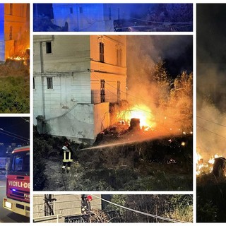 Sanremo: incendio stanotte alla Villa Helios, in fiamme parte del gerbido attorno all'ex clinica (Foto e Video)