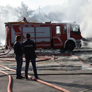 Sanremo: incendio alla Recup-Fer, Marco Del Gratta: “Danni per un milione di euro, ci sono in ballo 35 dipendenti” (Video)