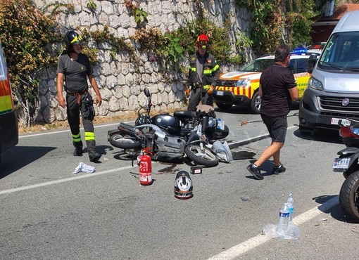 Ventimiglia: scontro tra due moto sulla strada verso San Luigi, due feriti di cui uno grave e trasporto in elicottero (Foto)