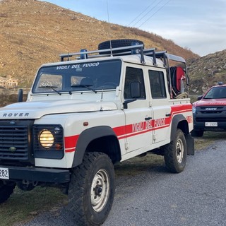 Carpasio: vasto incendio boschivo da stamattina sopra il paese, in arrivo elicotteri e Canadair