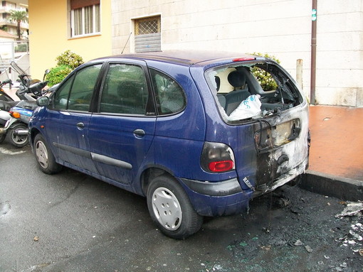 Sanremo: auto incendiata, le indagini della Polizia