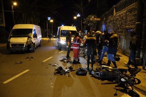 Sanremo: scontro tra uno scooter ed un furgone in corso Mazzini all'incrocio con via Val d'Olivi