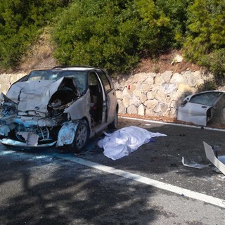 Aregai di Cipressa: gravissimo incidente sull'Aurelia, 64enne si scontra con un bus e muore sul colpo, Aurelia chiusa (Foto e Video)