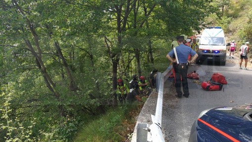 Molini di Triora: ciclista cade nella zona di Passo Teglia, per lui serie di fratture e trasporto in elicottero (Foto)
