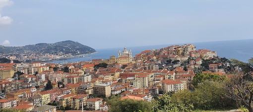 “Imperia s’Illumina”, oggi la festa delle luminarie in Piazza Dante per bambini e famiglie