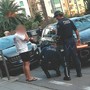 Sanremo: perde il controllo dell'auto e finisce contro un'auto in sosta evitando che finisca tra i pedoni (Foto)