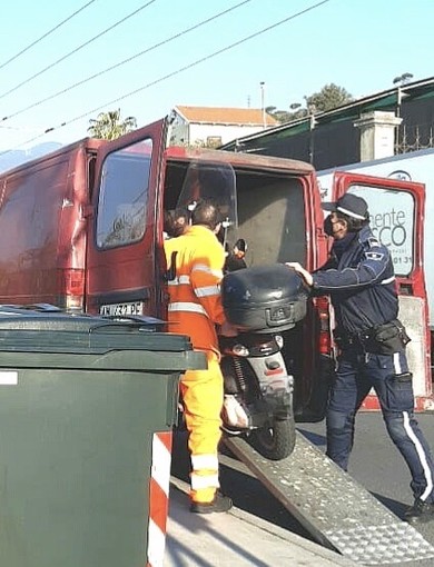 Sanremo: scontro auto-scooter stamattina sull'Aurelia a 'La Vesca', ferito il conducente della moto