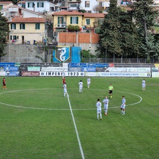 Calcio. Eccellenza, Imperia ko, il Rivasamba espugna il &quot;Ciccione&quot;: gara interrotta per più di mezz'ora