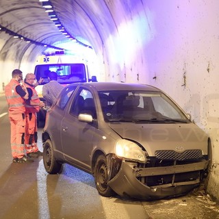 Sanremo: incidente sull'Aurelia Bis, due feriti lievi e traffico in direzione Taggia (Foto)