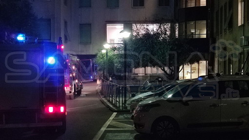 Pietra Ligure, incendio all'ospedale Santa Corona: 3 intossicati e 60 degenti evacuati (Foto e Video)