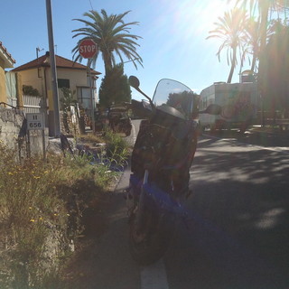 Aregai di Cipressa: scontro tra uno scooter ed un Ape Piaggio, 30enne portato in ospedale