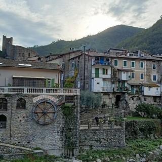 Entroterra, festa autunnale e castagnata a Isolabona (Foto)