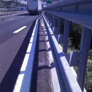 Sanremo: 24enne si toglie la vita gettandosi sotto un'auto sul viadotto Gozo dell'autostrada