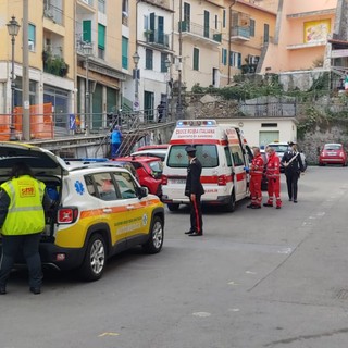 Sanremo: donna di 83 anni minaccia di tagliarsi le vene, intervento di Carabinieri e 118 (Foto)