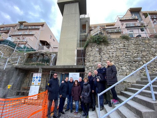 Ventimiglia: ascensore per consentire ad un diversamente abile di arrivare a casa, oggi l'inaugurazione dei lavori (Foto e Video)