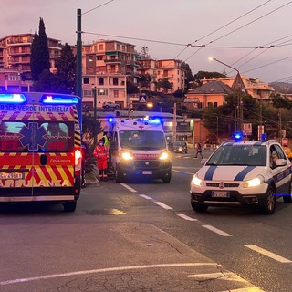 Sanremo, 64enne cade dallo scooter: mobilitazione di soccorsi in corso Marconi (Foto)