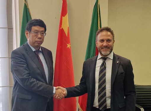 Il vicepresidente della Regione Liguria incontra il console cinese