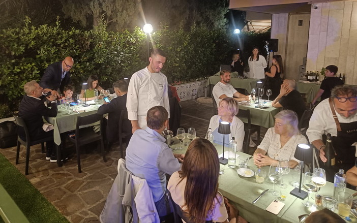 Sanremo: 'Incontro tra Napoletane', martedì scorso una serata di qualità alla pizzeria Senese (Foto)
