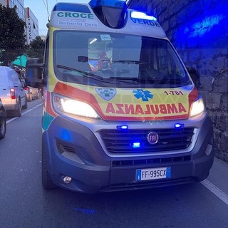 Scontro auto moto sull'Imperatrice a Sanremo: giovane centauro in codice rosso all'ospedale