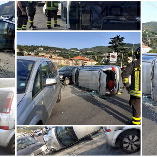 Taggia: scontro tra tre auto sulla superstrada, intervento dei Vigili del Fuoco e del 118 (Foto)