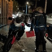 Imperia: scontro moto-auto in corso Garibaldi, 40enne trasportato in ospedale in codice rosso (Foto)