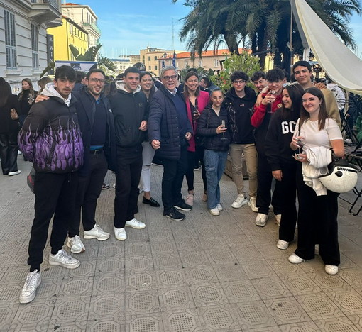 Bagno di folla per Gianni Rolando: oltre 500 giovani per il candidato sindaco del centro destra (Foto)