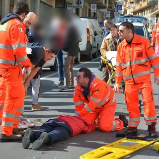 Sanremo: ragazzo investito in via Martiri di fronte all'Eurospin, sul posto 118 e Sanremo Soccorso