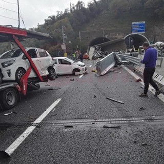Grave incidente sull'A12 tra Sestri Levante e Lavagna: due morti, traffico bloccato in entrambe le direzioni (Foto)
