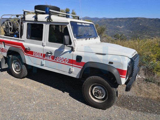 Ancora incendi nella nostra provincia: migliorata la situazione a Dolcedo ora il bosco brucia a Pian della Castagna a Sanremo