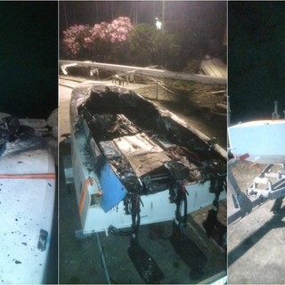 Riva Ligure, imbarcazione in fiamme: pronto intervento dei vigili del fuoco (Foto)
