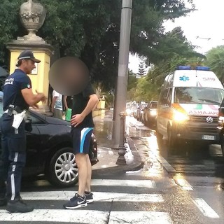 Sanremo: scontro auto-moto in corso Cavallotti, centauro lievemente ferito ed intervento della Municipale (Foto)