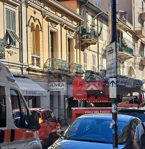 Arma di Taggia: mobilitazione di soccorsi in via Blengino, i residenti &quot;Se fosse successo durante il mercato?&quot; (Foto)