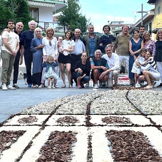 Arma di Taggia: domenica scorsa la splendida 'Infiorata' di via Colombo prima del Corpus Domini (Foto)