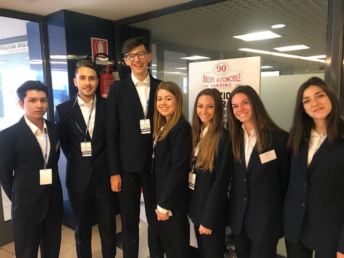 Gli studenti dell’istituto tecnico turistico di Sanremo coinvolti nell’organizzazione del rally