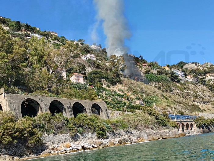 L'incendio nella zona delle Calandre