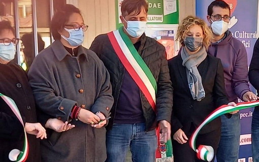Camporosso: inaugurato al centro anziani il 9 defibrillatore del piccolo centro ponentino (Foto)