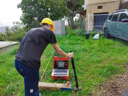 Sanremo: 'fessurazioni' nei muri, iniziate le indagini geofisiche alla scuola di San Bartolomeo (Foto)