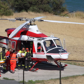 Imperia: neonato di sole 26 settimane trasportato in elicottero dai Vigili del Fuoco verso il Gaslini