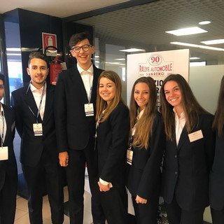 Gli studenti dell’istituto tecnico turistico di Sanremo coinvolti nell’organizzazione del rally