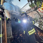 Sanremo: fuga di gas e incendio a una bombola in zona San Lorenzo, 91enne intossicato (Foto)