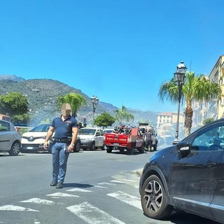 Ventimiglia, incendio sul Lungo Roia Gerolamo Rossi: vigili del fuoco in azione (Foto)