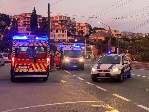 Sanremo, 64enne cade dallo scooter: mobilitazione di soccorsi in corso Marconi (Foto)